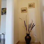 La Casa Gialla Belvedere 哥尔顿
