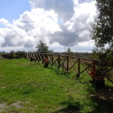 La Casa Gialla Belvedere Vakantiehuis *